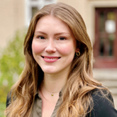 Portraitfoto von Alexandra Clobes