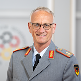 Foto: BAKS/Stollberg Porträtfoto von Generalmajor Wolf-Jürgen Stahl