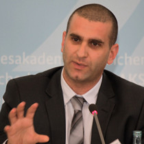 Porträtbild von Arik Segal, israelischer Konfliktmanager und Mediator