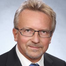 Portraitbild von Karl-Heinz Kamp, Präsident der Bundesakademie für Sicherheitspolitik