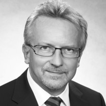 Portraitbild von Karl-Heinz Kamp, Präsident der Bundesakademie für Sicherheitspolitik