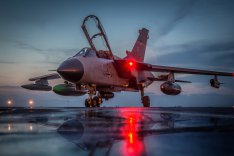 Bundeswehr/Oliver Pieper Nachtflugbetrieb Counter daesh