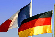 Bild mit der französischen und der deutschen Flagge.