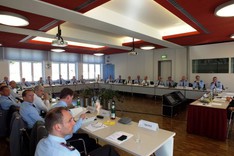 Die Offiziere des deutschen Militärattachélehrgangs 2013 werden an der Bundesakademie für Sicherheitspolitik zu aktuellen Fragen der Sicherheitspolitk unterrichtet.