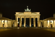 das Brandenburger Tor bei Nacht