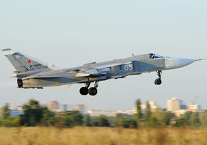 Startender Bomber vom Typ Sukhoi Su-24M2 der russischen Luftwaffe