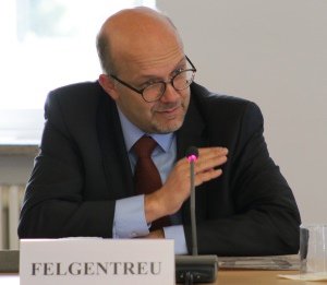 Der Bundestagsabgeordnete Dr. Fritz Felgentreu (SPD) spricht beim Kernseminar 2017 an der BAKS.