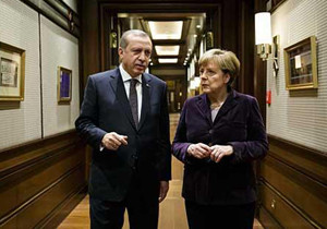 Bundeskanzlerin Angela Merkel im Gespräch mit Recep Tayyip Erdogan, Präsident der Türkei, bei einem Treffen im Yildiz-Palast am 8. Februar 2016
