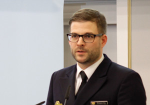 Portraitbild von Korvettenkapitän Lars Gößing, Absolvent des Lehrgangs „General- und Admiralstabsdienst national 2016“ der Führungsakademie der Bundeswehr