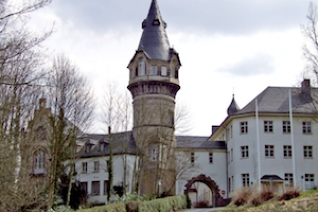 Blick auf die Rosenburg in Bonn