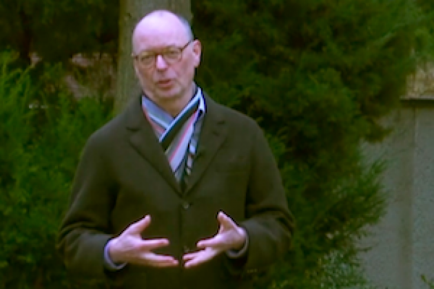BAKS / Felten Der Präsident der BAKS Botschafter Ekkehard Brose im Park Niederschönhausen