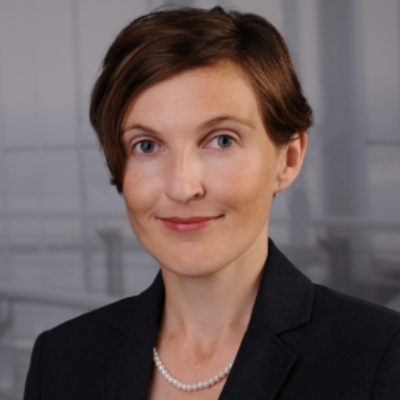Porträtfoto der Autorin Prof. Dr. Gerlinde Groitl 
